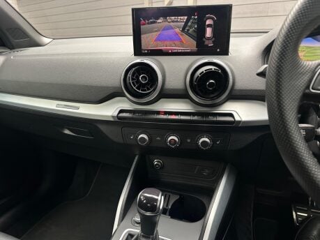 Audi Q2 TFSI S LINE 21