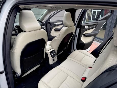 Volvo XC40 RECHARGE T4 INSCRIPTION 13