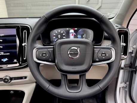 Volvo XC40 RECHARGE T4 INSCRIPTION 30