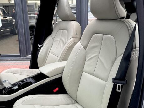 Volvo XC40 RECHARGE T4 INSCRIPTION 9