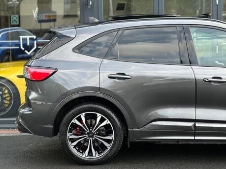 Ford Kuga ST-LINE X EDITION 24