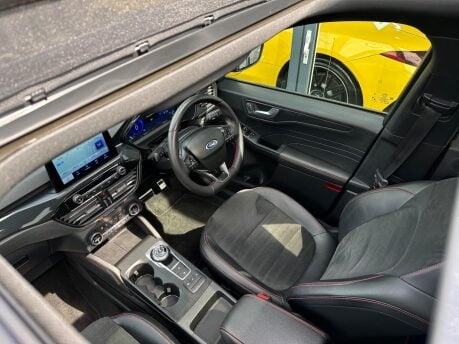 Ford Kuga ST-LINE X EDITION 4