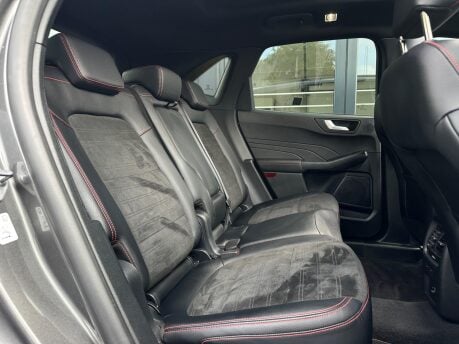 Ford Kuga ST-LINE X EDITION 31