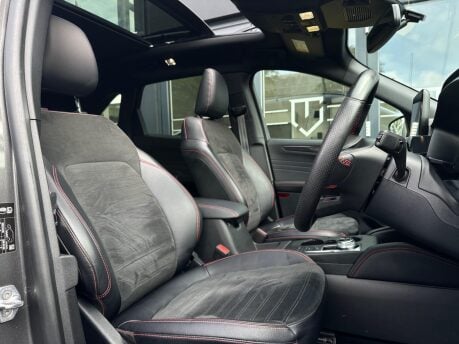 Ford Kuga ST-LINE X EDITION 29