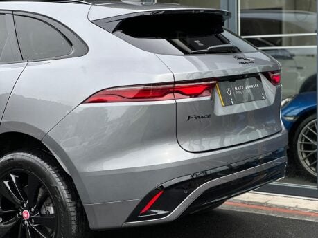 Jaguar F-Pace R-DYNAMIC BLACK MHEV 45
