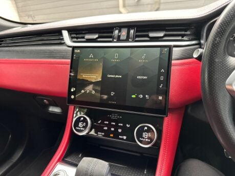 Jaguar F-Pace R-DYNAMIC BLACK MHEV 36