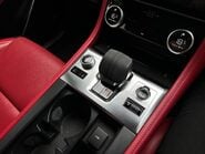 Jaguar F-Pace R-DYNAMIC BLACK MHEV 41