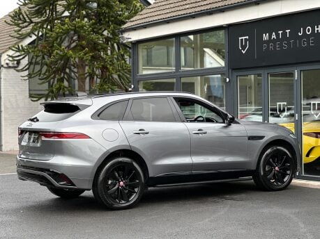 Jaguar F-Pace R-DYNAMIC BLACK MHEV 7