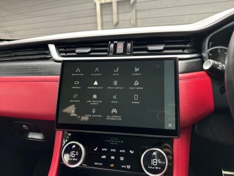 Jaguar F-Pace R-DYNAMIC BLACK MHEV 27