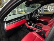Jaguar F-Pace R-DYNAMIC BLACK MHEV 48