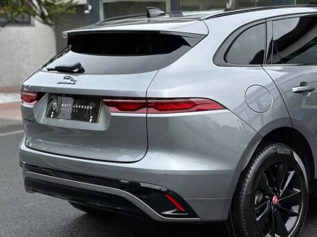 Jaguar F-Pace R-DYNAMIC BLACK MHEV 21