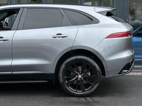 Jaguar F-Pace R-DYNAMIC BLACK MHEV 44