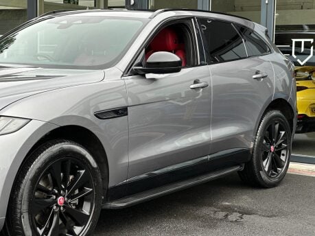 Jaguar F-Pace R-DYNAMIC BLACK MHEV 12