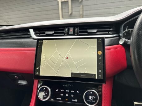 Jaguar F-Pace R-DYNAMIC BLACK MHEV 31