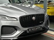 Jaguar F-Pace R-DYNAMIC BLACK MHEV 38