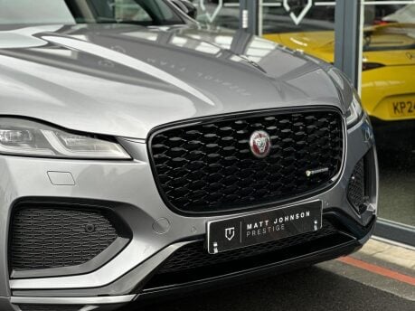 Jaguar F-Pace R-DYNAMIC BLACK MHEV 38