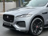 Jaguar F-Pace R-DYNAMIC BLACK MHEV 11