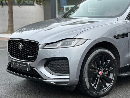 Jaguar F-Pace R-DYNAMIC BLACK MHEV 11