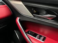 Jaguar F-Pace R-DYNAMIC BLACK MHEV 42