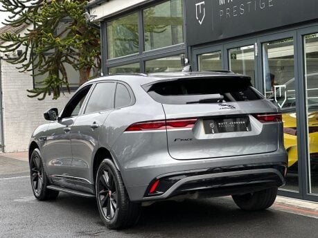 Jaguar F-Pace R-DYNAMIC BLACK MHEV 23
