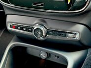 Volvo XC40 T3 R-DESIGN 48