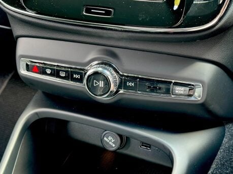 Volvo XC40 T3 R-DESIGN 48