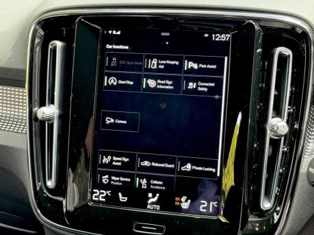 Volvo XC40 T3 R-DESIGN 36