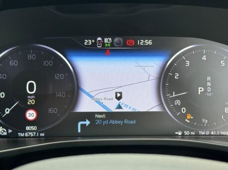 Volvo XC40 T3 R-DESIGN 30