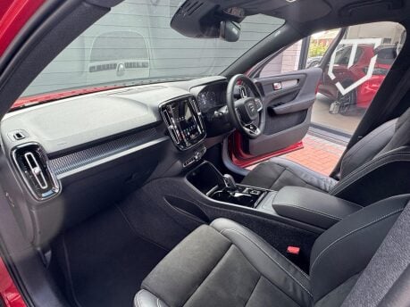 Volvo XC40 T3 R-DESIGN 9
