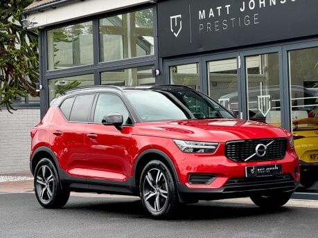 Volvo XC40 T3 R-DESIGN 1