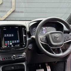 Volvo XC40 T3 R-DESIGN 1