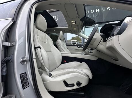 Volvo XC60 RECHARGE T8 INSCRIPTION PRO AWD 32