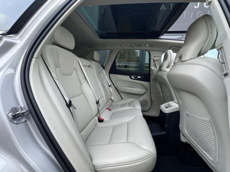 Volvo XC60 RECHARGE T8 INSCRIPTION PRO AWD 52