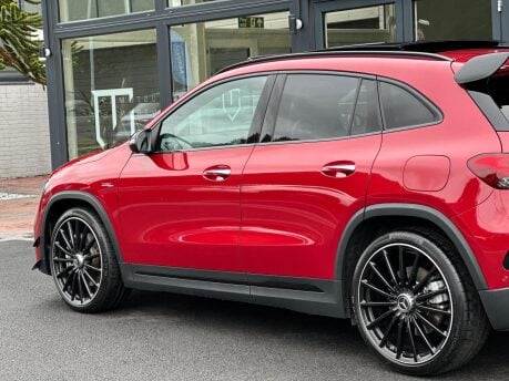 Mercedes-Benz GLA AMG GLA 35 4MATIC PREMIUM PLUS 38