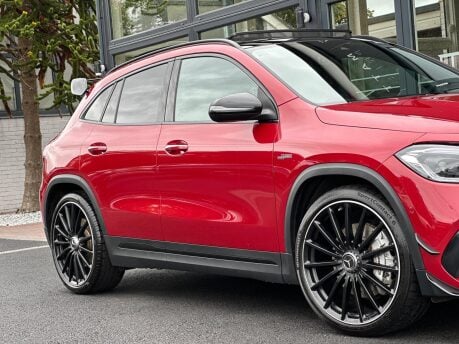 Mercedes-Benz GLA AMG GLA 35 4MATIC PREMIUM PLUS 61