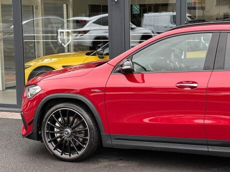 Mercedes-Benz GLA AMG GLA 35 4MATIC PREMIUM PLUS 34