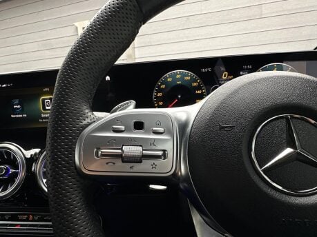 Mercedes-Benz GLA AMG GLA 35 4MATIC PREMIUM PLUS 20