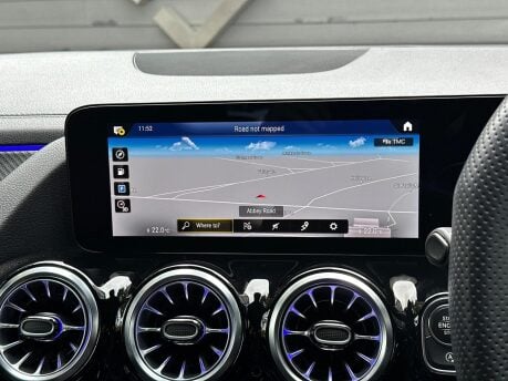 Mercedes-Benz GLA AMG GLA 35 4MATIC PREMIUM PLUS 26