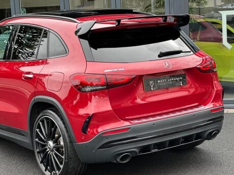 Mercedes-Benz GLA AMG GLA 35 4MATIC PREMIUM PLUS 9