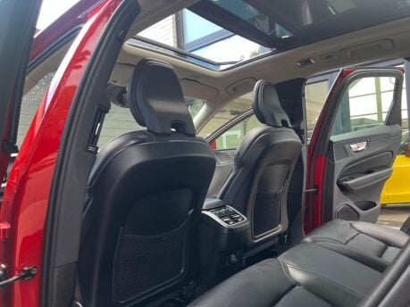Volvo XC60 B5 INSCRIPTION AWD MHEV 13