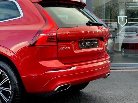Volvo XC60 B5 INSCRIPTION AWD MHEV 9