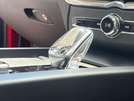 Volvo XC60 B5 INSCRIPTION AWD MHEV 22