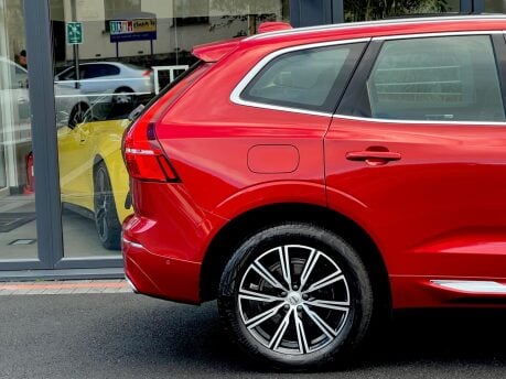 Volvo XC60 B5 INSCRIPTION AWD MHEV 18