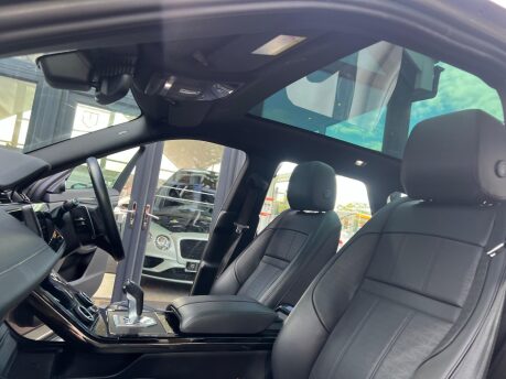 Land Rover Range Rover Evoque R-DYNAMIC HSE PHEV 29