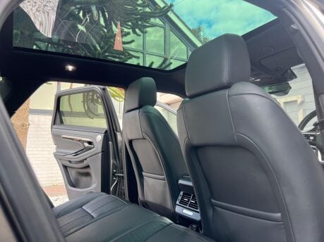 Land Rover Range Rover Evoque R-DYNAMIC HSE PHEV 10