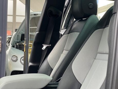 Land Rover Range Rover Evoque R-DYNAMIC SE MHEV 3