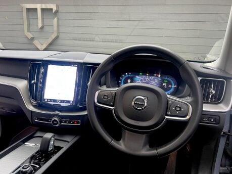 Volvo XC60 RECHARGE T6 CORE AWD 11