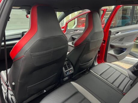 Volkswagen Golf GTI TSI DSG 30
