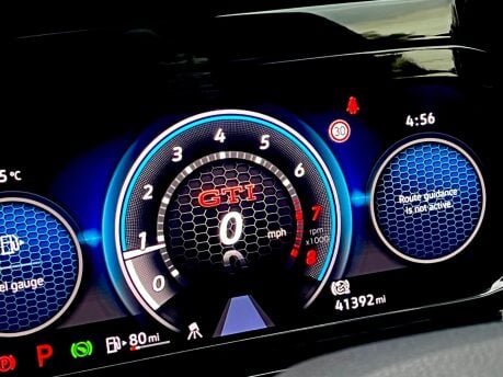 Volkswagen Golf GTI TSI DSG 11