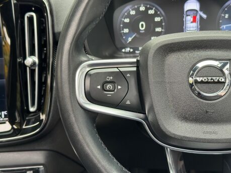 Volvo XC40 T3 R-DESIGN 41